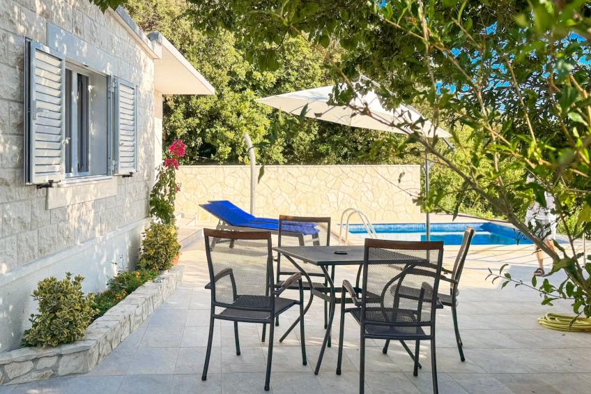 Günstiges Ferienhaus mit Pool und Meerblick - foto 11