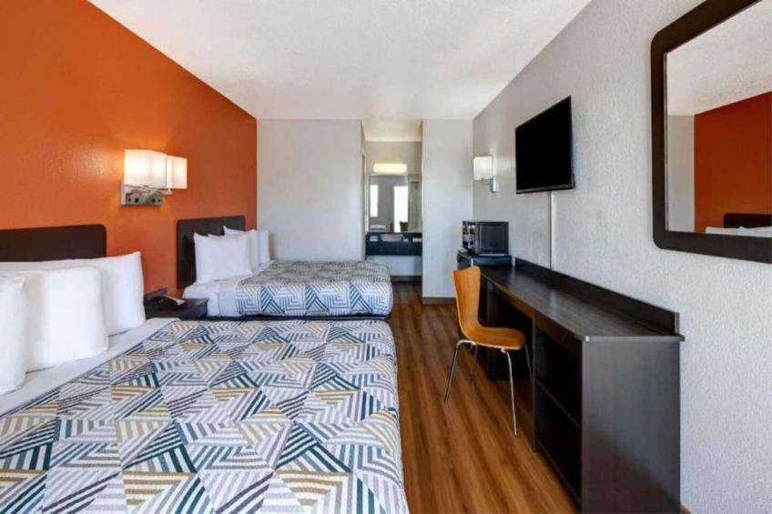 2 Queen Beds  Non-Smoking Micfridge - foto 5