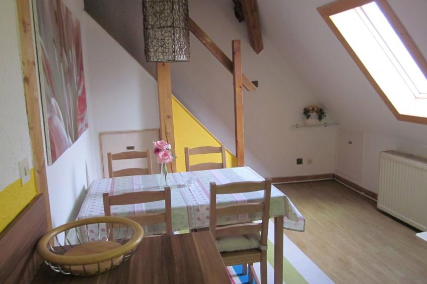 Dachgeschosswohnung mit Gartennutzung - foto 6