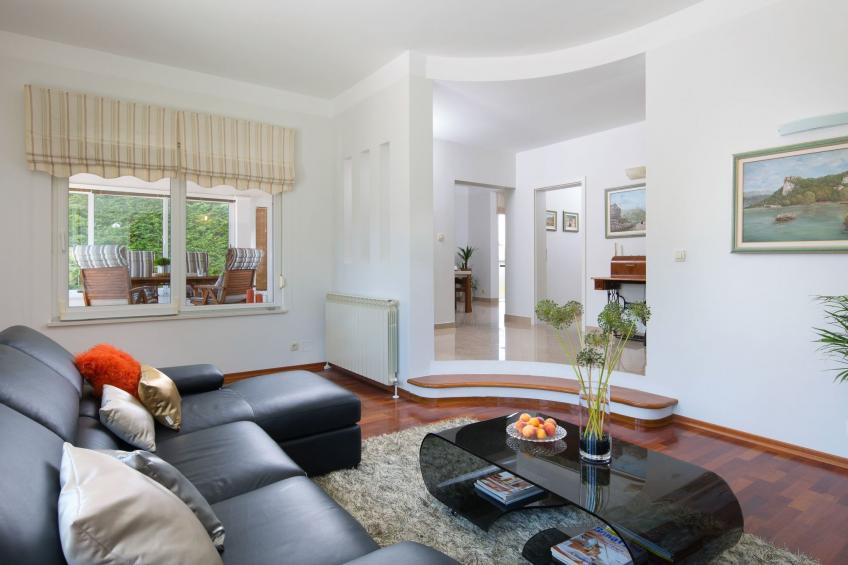 Schöne Villa mit Garten und Biodesign-Pool - foto 9