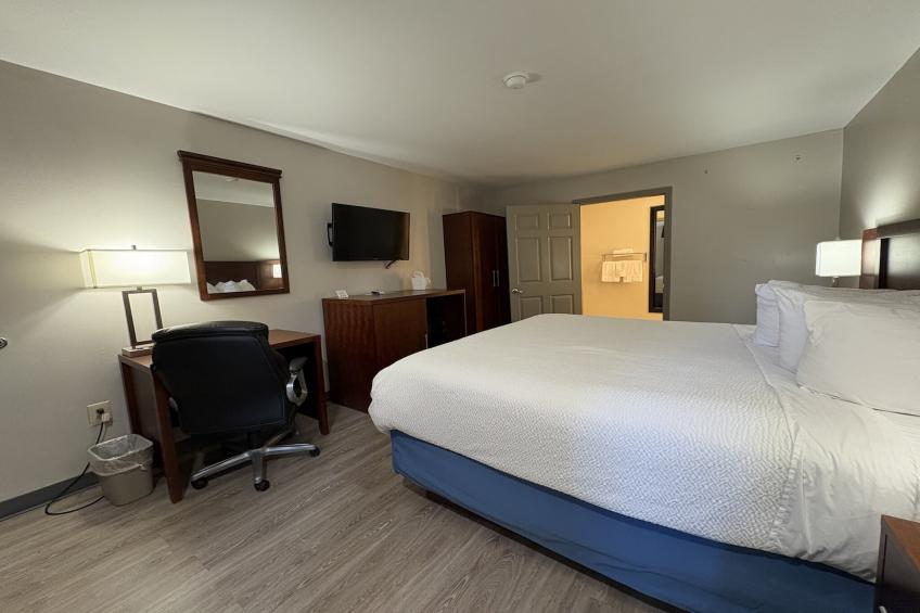 1 Suite King Bed Non-Smoking Jacuzzi Tub - foto 16