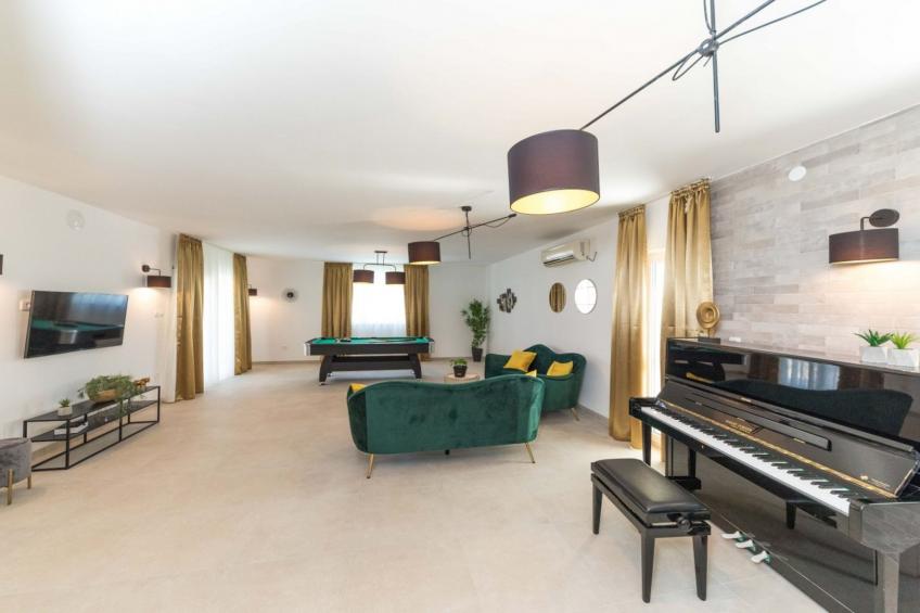 Scenic Elegant Trogir Villa with Pool - Five Bedroom Villa - foto 5