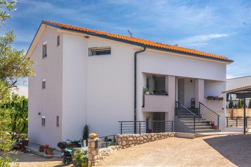 Modern Apartment with Terrace and Private Parking Krk - Two Bedroom Apartment - foto 9