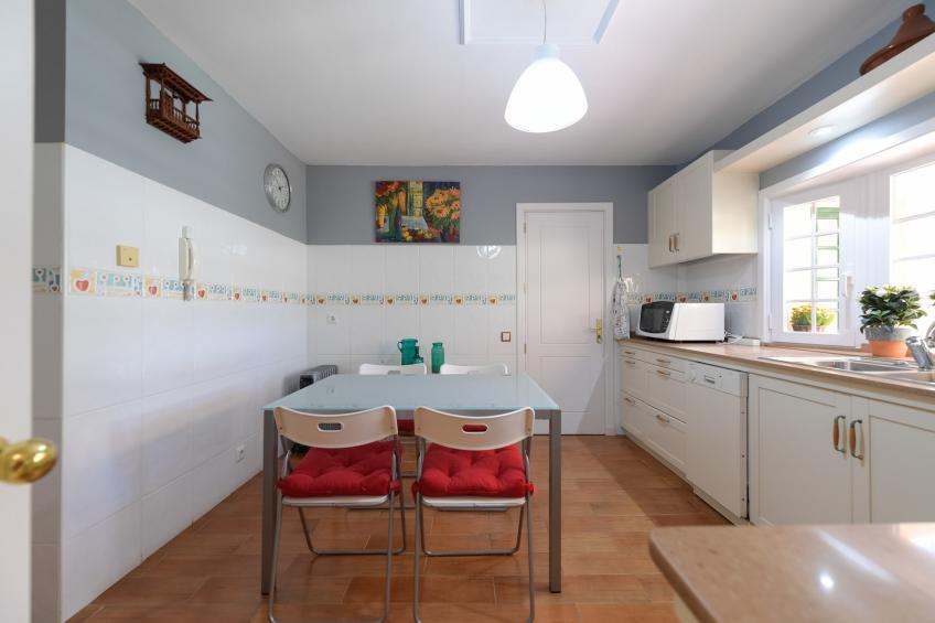 House with cozy garden BBQ and free parking - foto 13