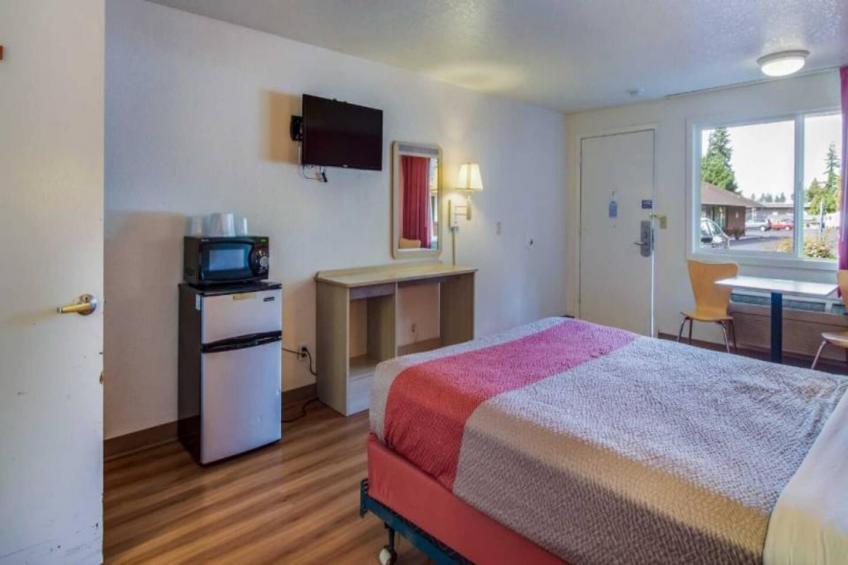 1 Queen Bed  Non-Smoking - foto 25