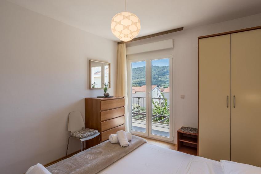 Tihana mit mediterranem Garten - foto 27