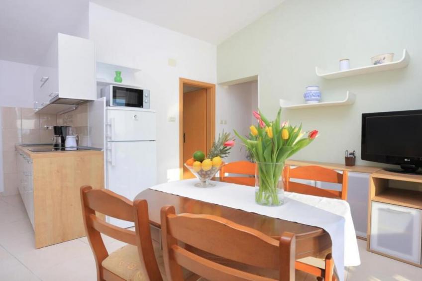 Apartments Roščić -  Classic Two Bedroom Apartment with Balcony and Sea View - foto 5