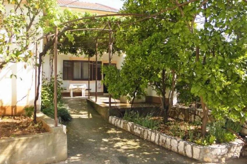 Holiday apartment with air conditioning, balcony and sea view in Slatine - BF-DFV9K - foto 7