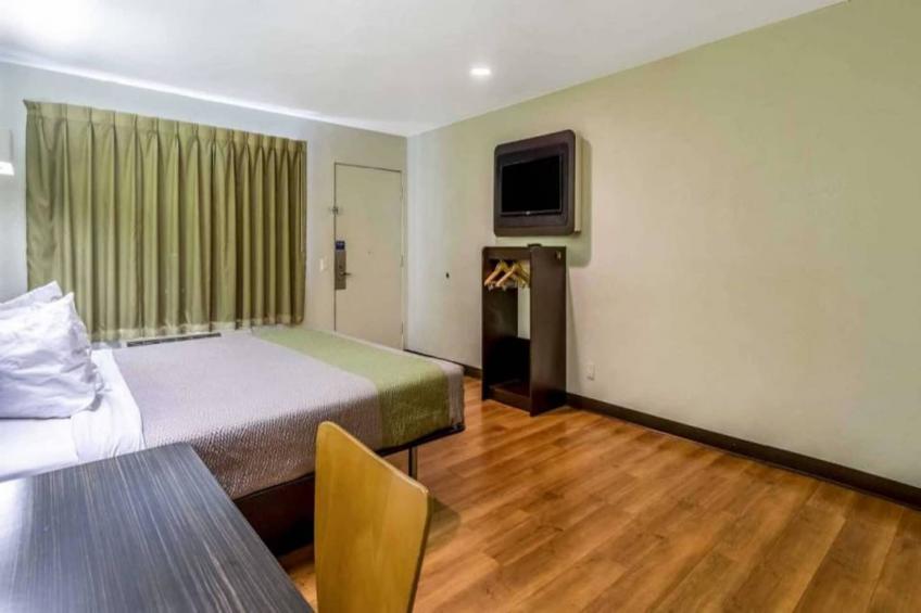 1 King Bed  Smoking - foto 7