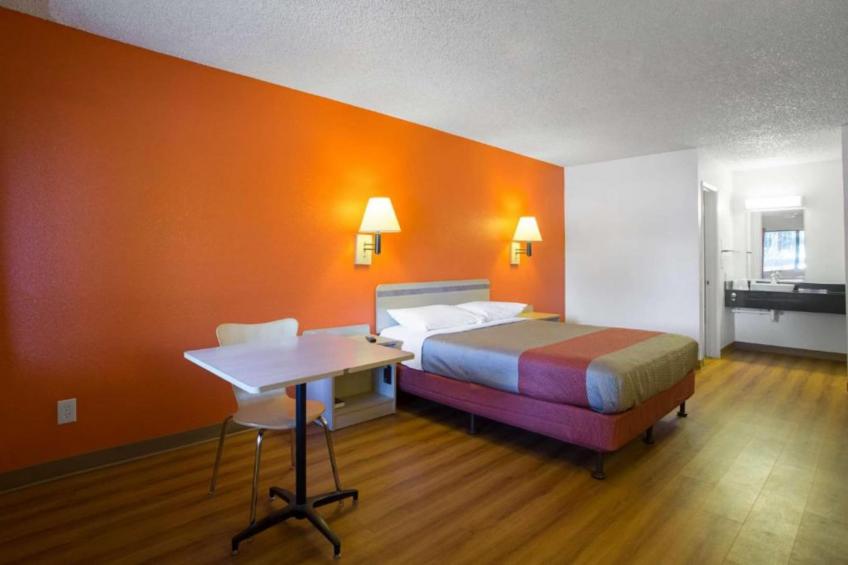 1 Full Bed  Micfridge - foto 14