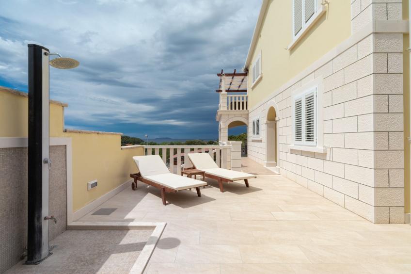 Modern Villa with Pool - foto 31
