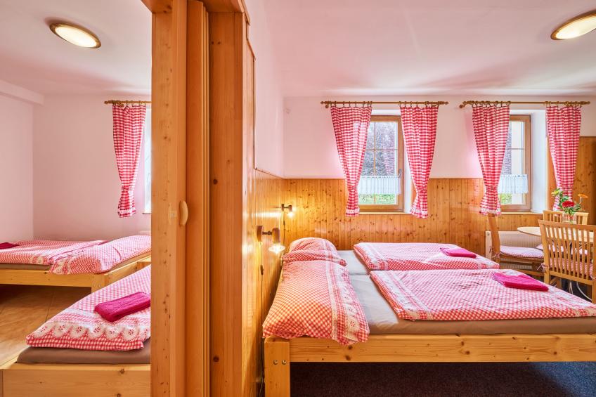 U Švýcarského dvora IV - foto 9