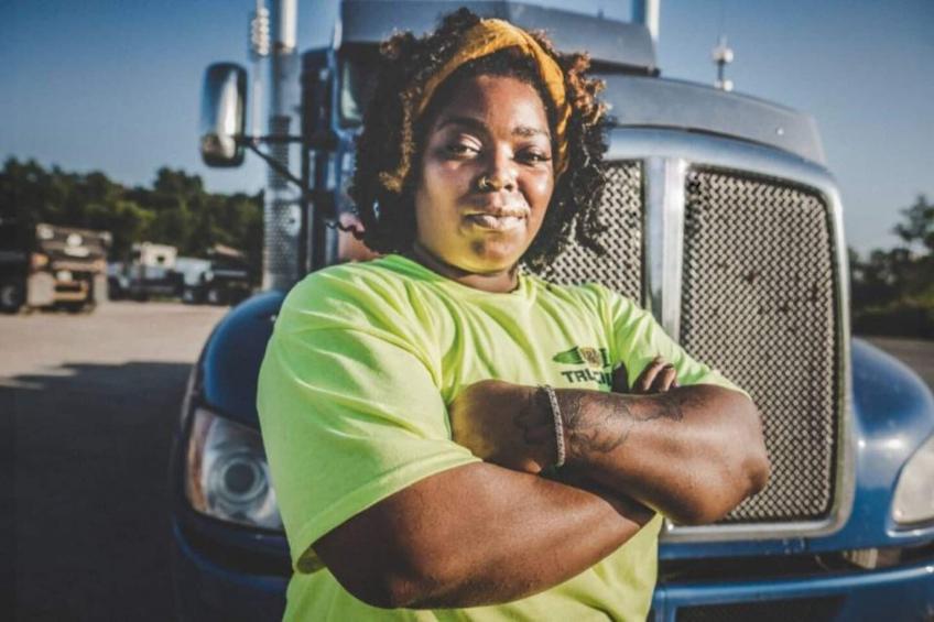 1 Queen Bed  Renovated Mini Fridge - foto 17