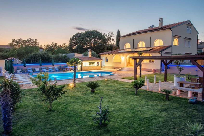 Vakantiewoning met zwembad - BF-XNT3M - foto 3