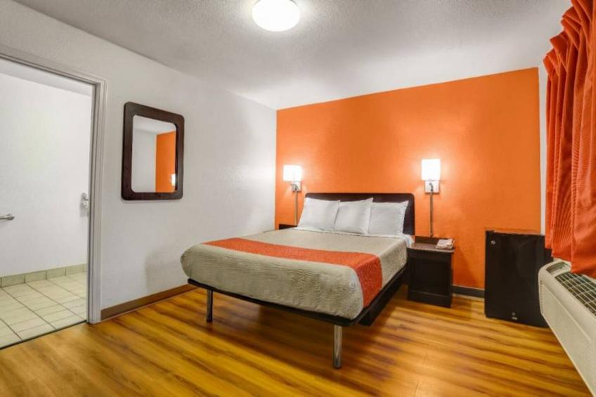 1 Full Bed  Smoking Micfridge - foto 10