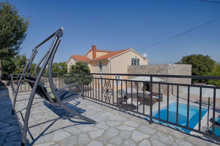 Luxuriöse Villa mit Pool, großem mediterranen Garten und Kinderspielplatz. - foto 46