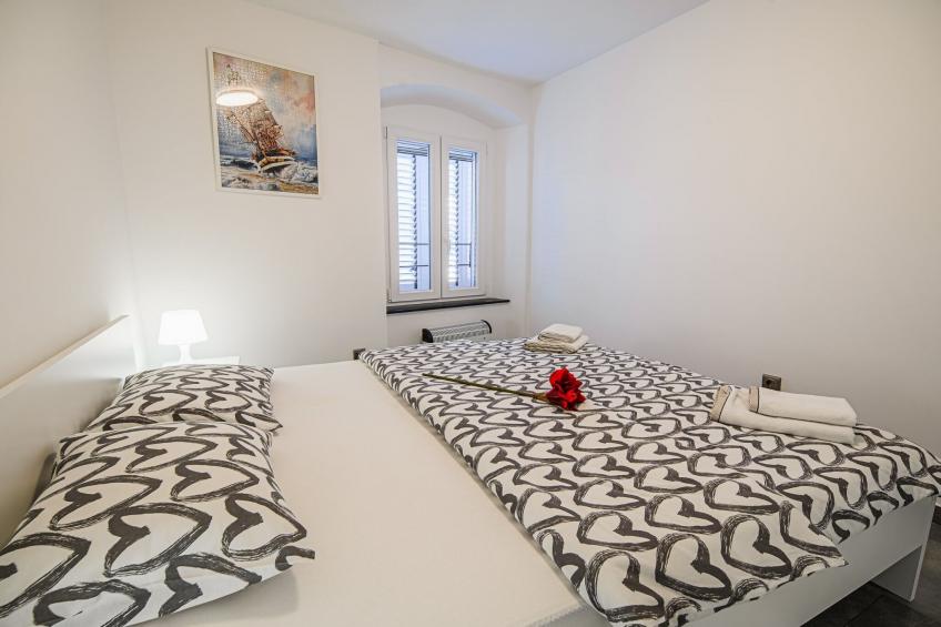 Sleek and Stylish Umag Apartments with Sea View - Two Bedroom Apartment with Balcony - foto 8