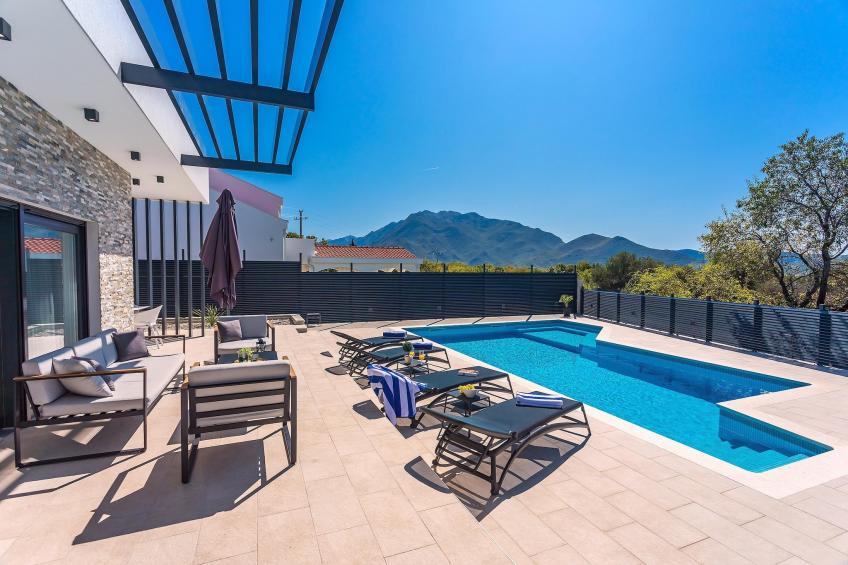 VILLA CASA MIA LUXURY RETREAT WITH SWIMMING POOL