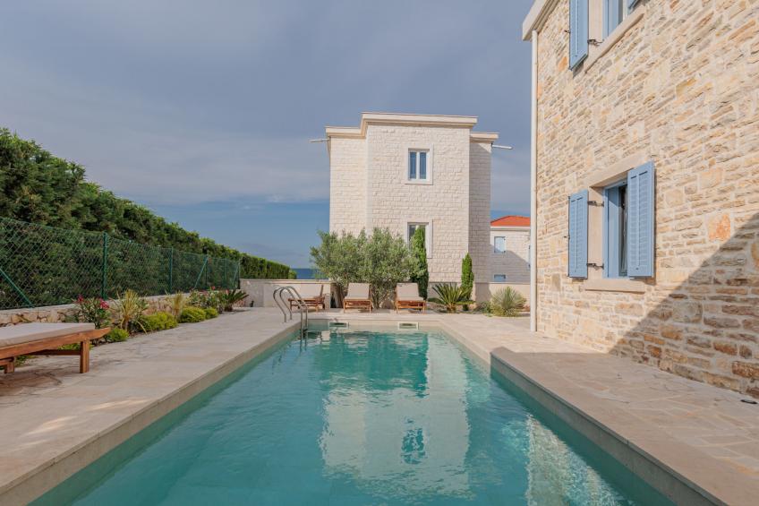 Seafront Villa Adriatica with pool - foto 2