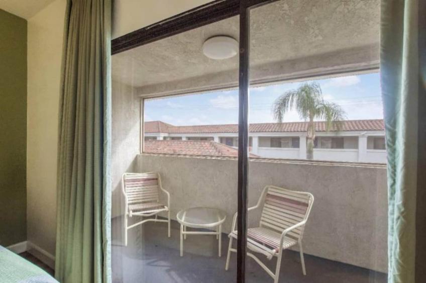 2 Queen Beds  Smoking Balcony - foto 20