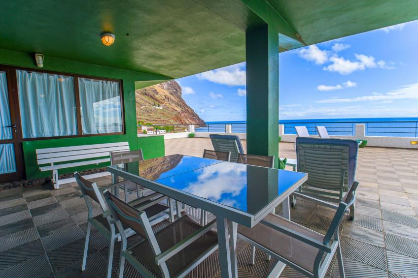 Zweitstöckiges Ferienvilla mit Terrassen, Pool, Sauna sowie herrlichem Berg- un - foto 9