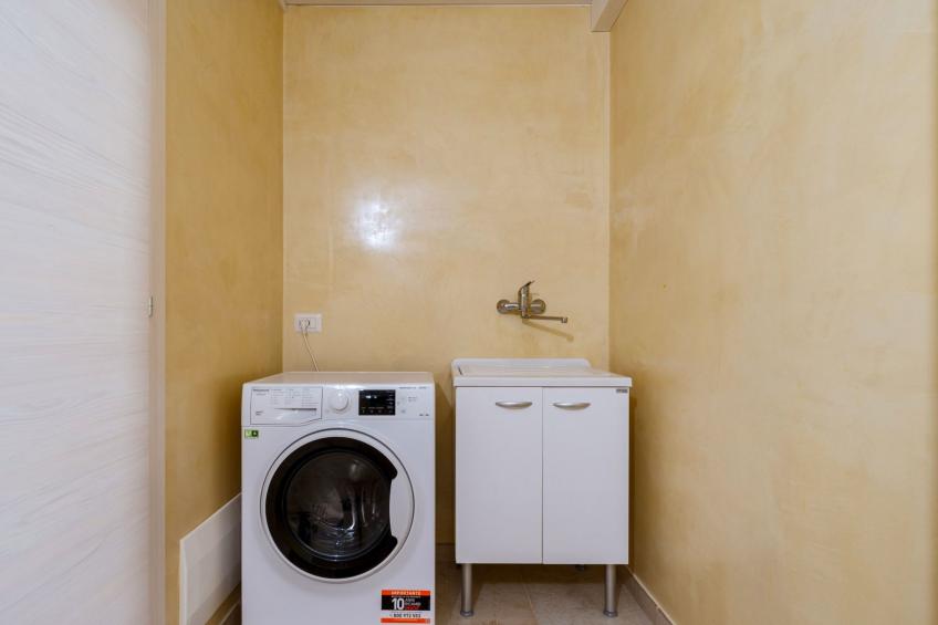 Haus in Casarano mit Außenhof - foto 9