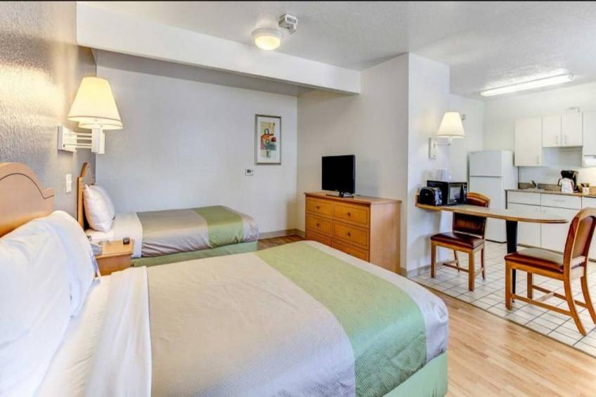 2 Full Beds  Non-Smoking - foto 24