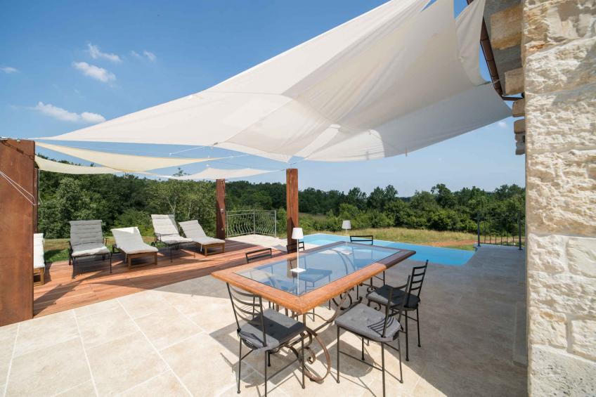 Villa mit Swimmingpool in ruhiger Umgebung - BF-PMZWF