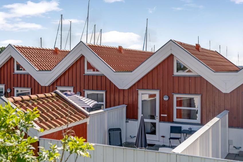 "Ake" - 10m to the fjord