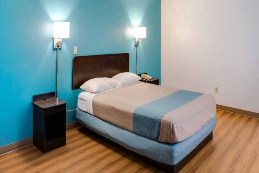 1 QUEEN BED  BUSINESS NON-SMOKING - foto 6