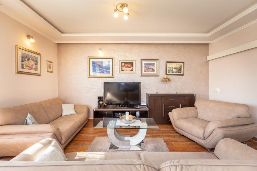 Holiday Home Trojković- Four Bedroom Holiday Home with Terrace and Swimming Pool - foto 4