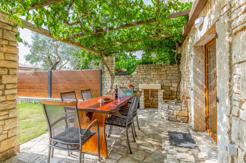 Courtyard Ivini - foto 24