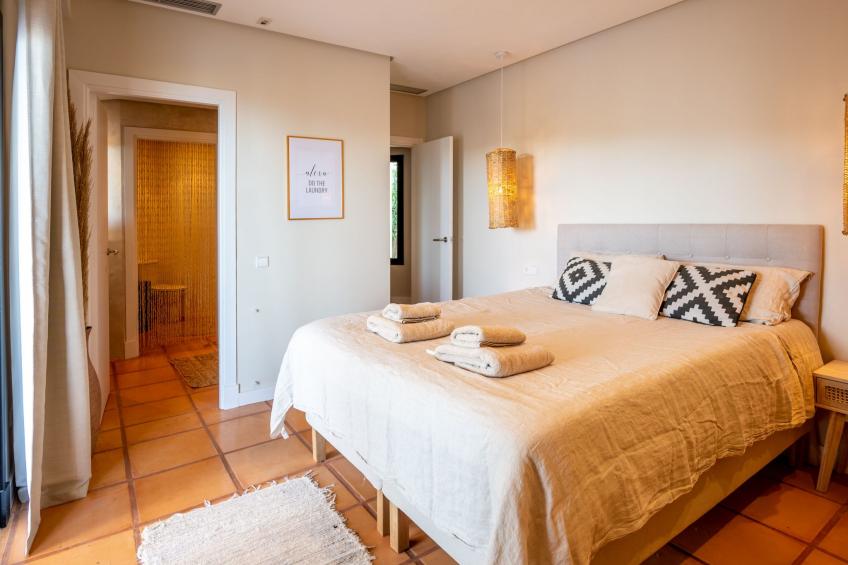 in Es Cubells mit Privatem Pool - foto 32