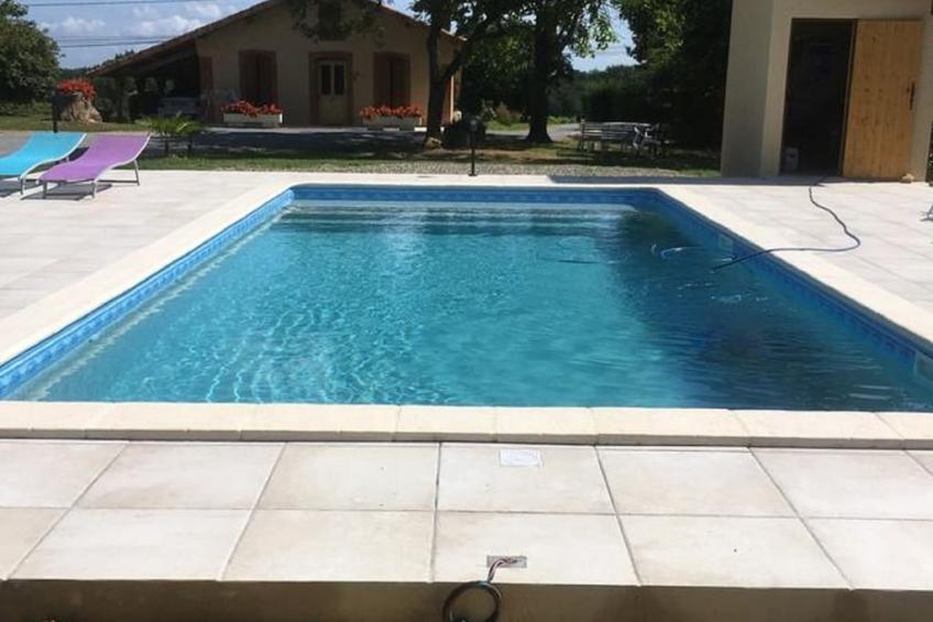 Maison avec piscine privative dans le Gers