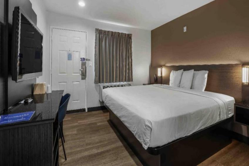 1 King Bed  Non-Smoking - foto 7