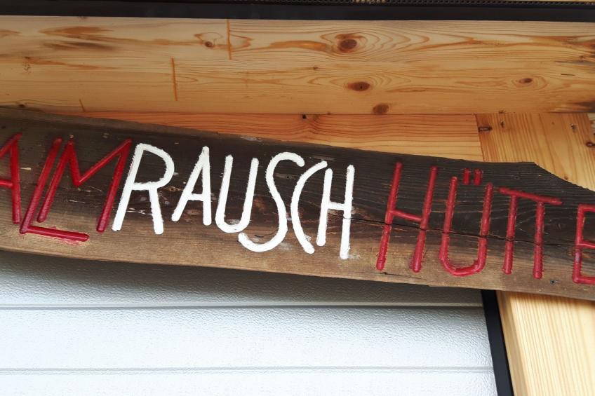 Gemütliche Bergehütte für acht Personen mit Outdoor-Badefass und Sauna - foto 14