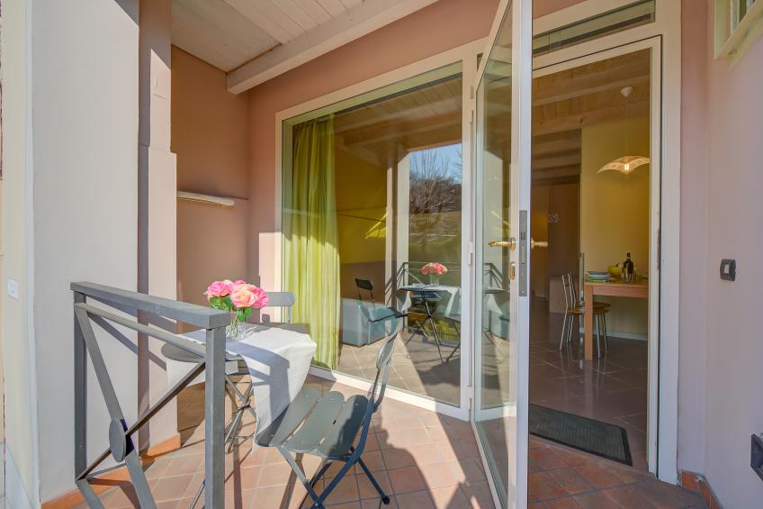 Yellow Apartment Desenzano With Smart TV - foto 8