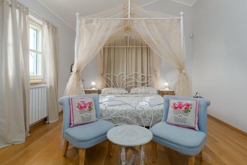 Villa mit Pool, Garten und Sommerküche - foto 34