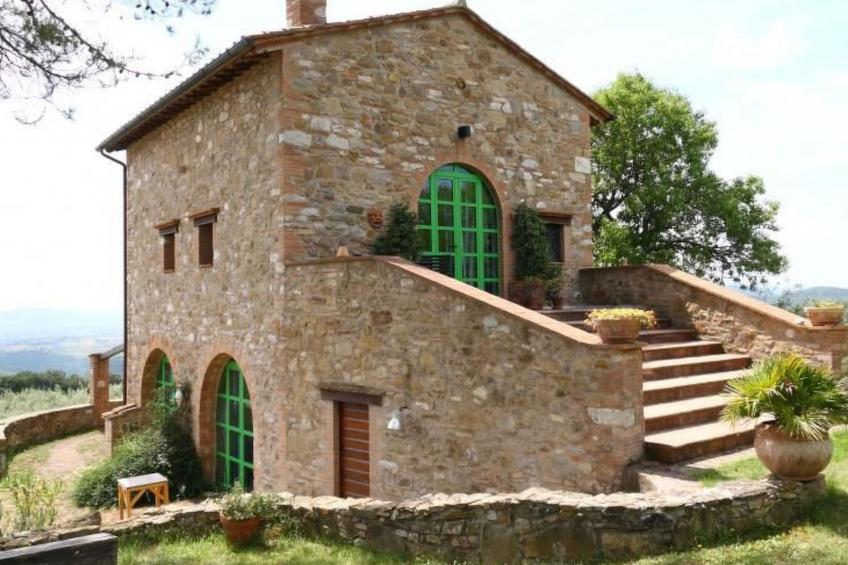 Studio mit Balkonblick ins bergige Grüne