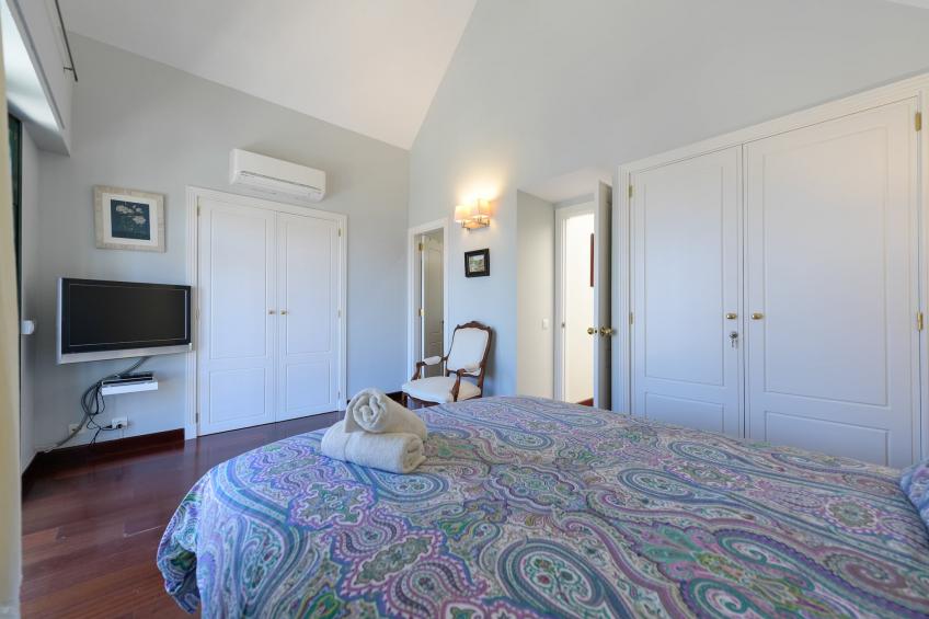 House with cozy garden BBQ and free parking - foto 23