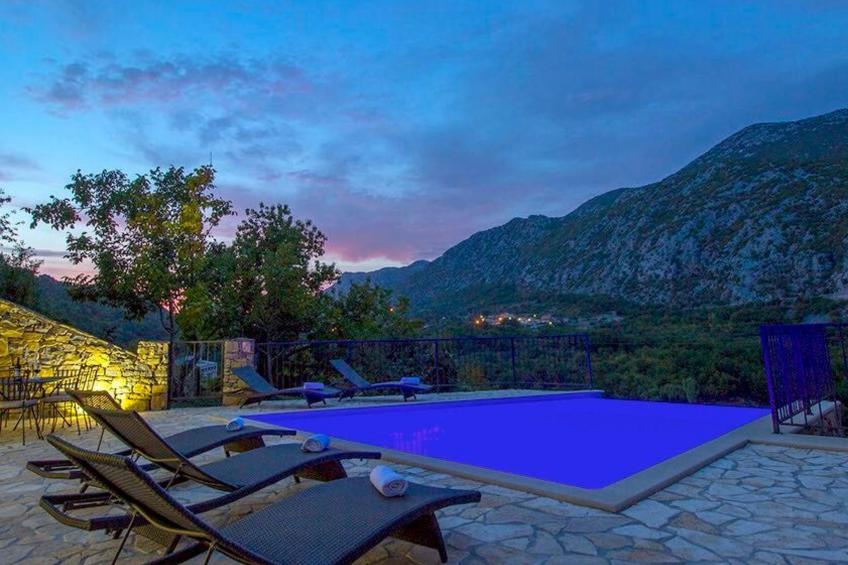 Villa Mosor mit beheiztem Salzwasserpool und Sauna - foto 11