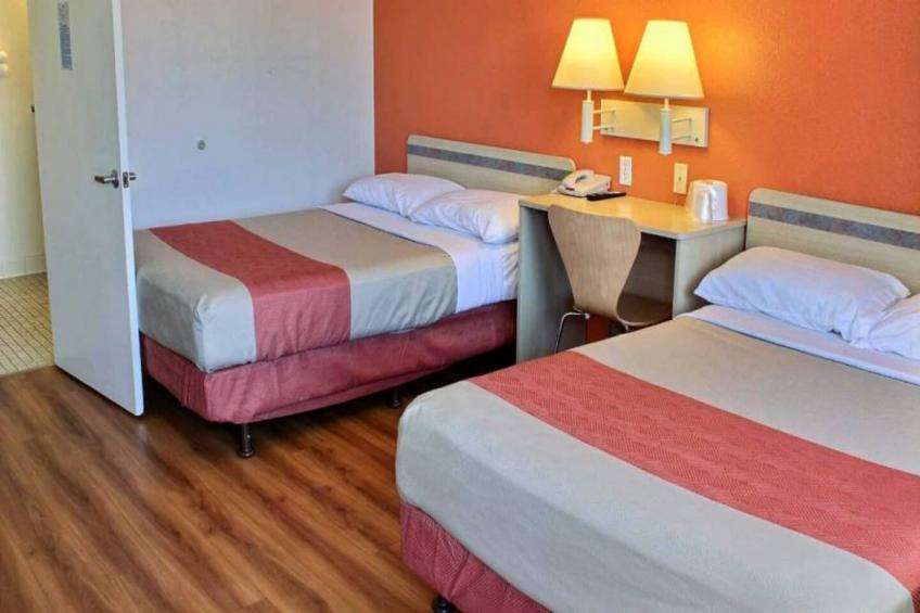 2 Queen Beds  ADA/Tub - foto 11