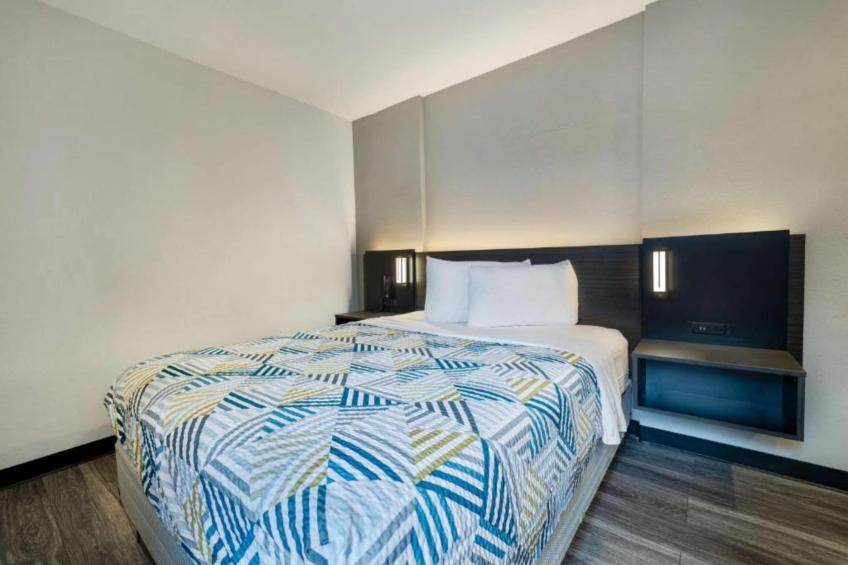 1 Queen Bed Non smoking