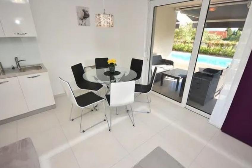 Wohnung 2 mit Schwimmbad und Garten - foto 7