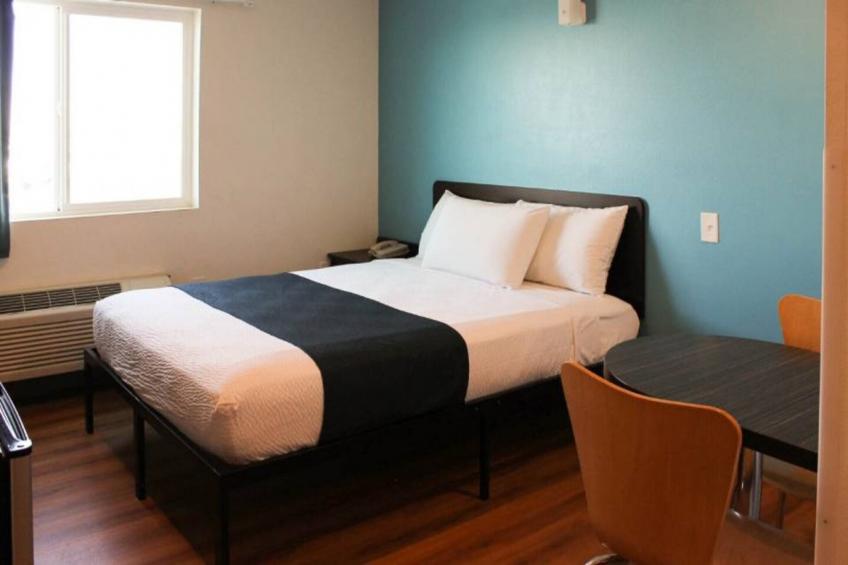 1 Queen Bed  Non-Smoking - foto 3
