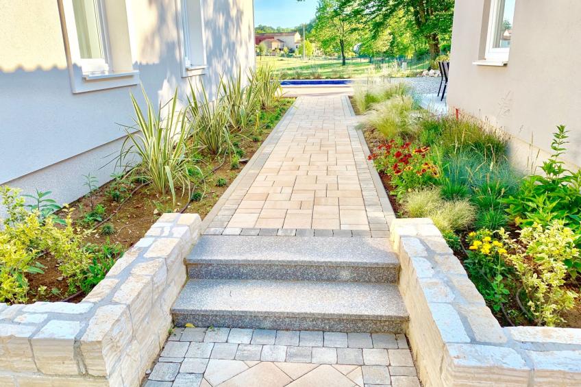 Charmante Villa mit gepflegtem Garten und beheiztem Pool - foto 25