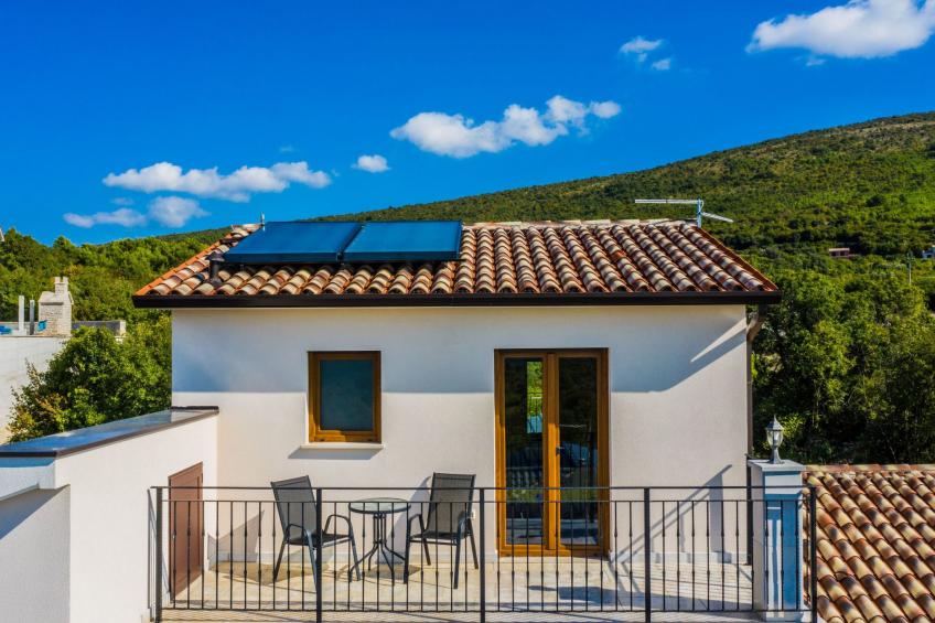 Elegantes Escape mit Pool und Panoramablick - foto 31