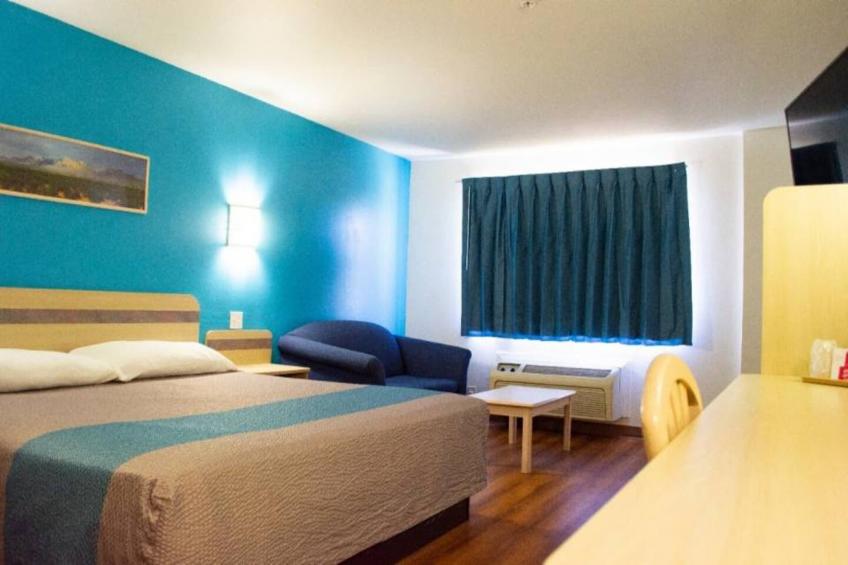 1 King Bed  Non-Smoking - foto 7