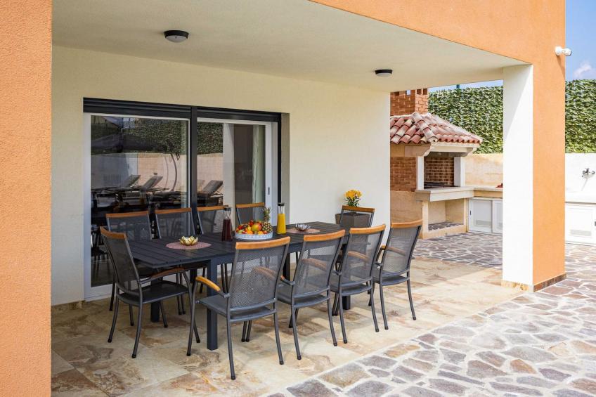 Villa Nur Amela with Pool, Jacuzzi, Darts - foto 6