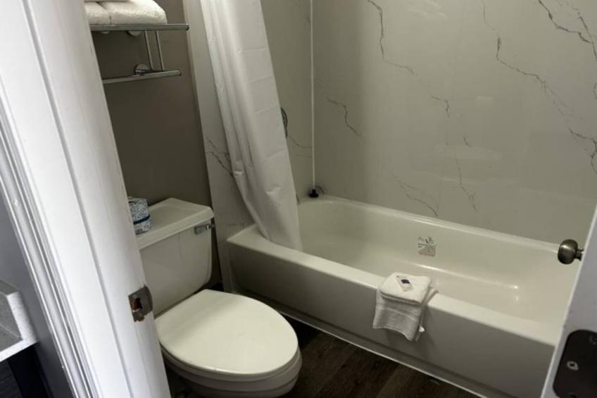 2 Queen Beds  Non-Smoking Micfridge - foto 30